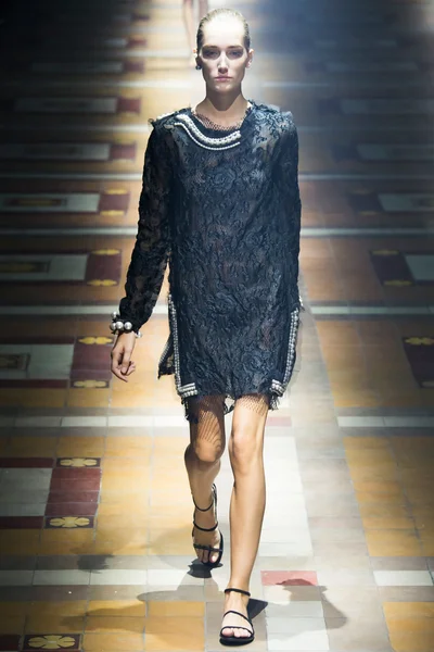Look 37